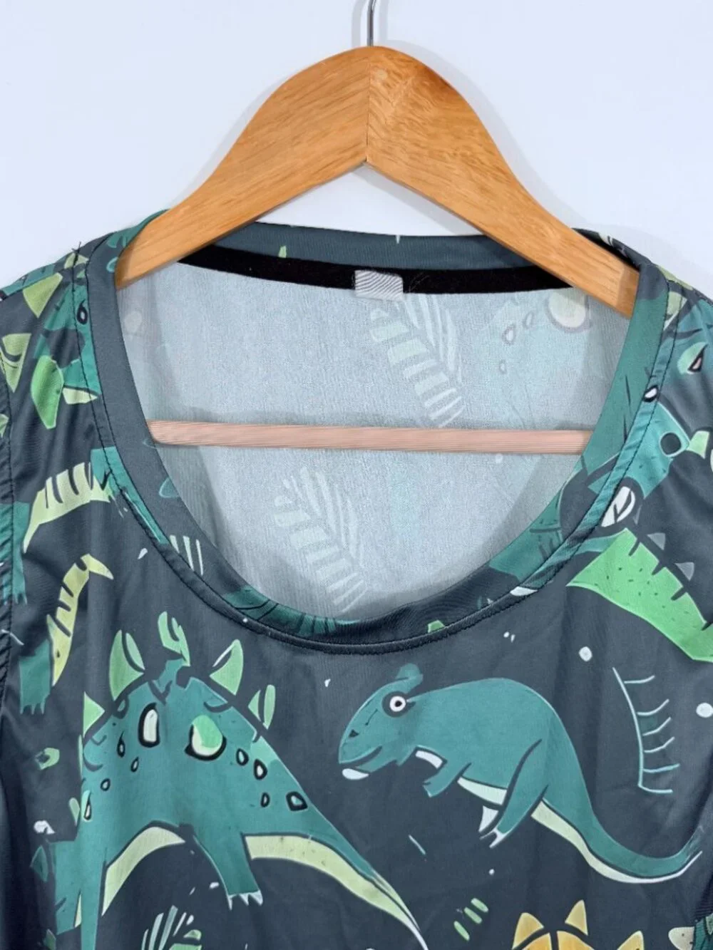 Men's All-Over Dinosaur Performance Muscle/Swim/Boat Tank Top – Size XL, approx.